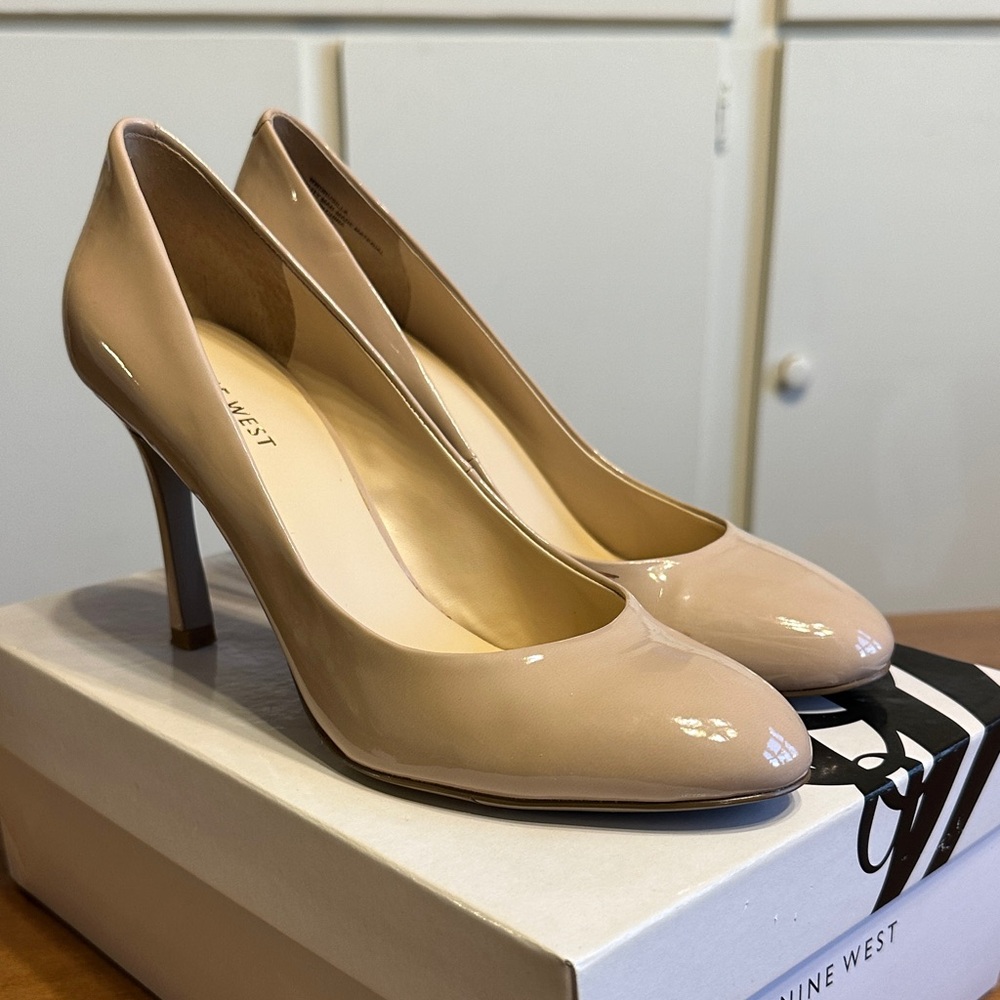 Nine West Women's Beige Patent Heels